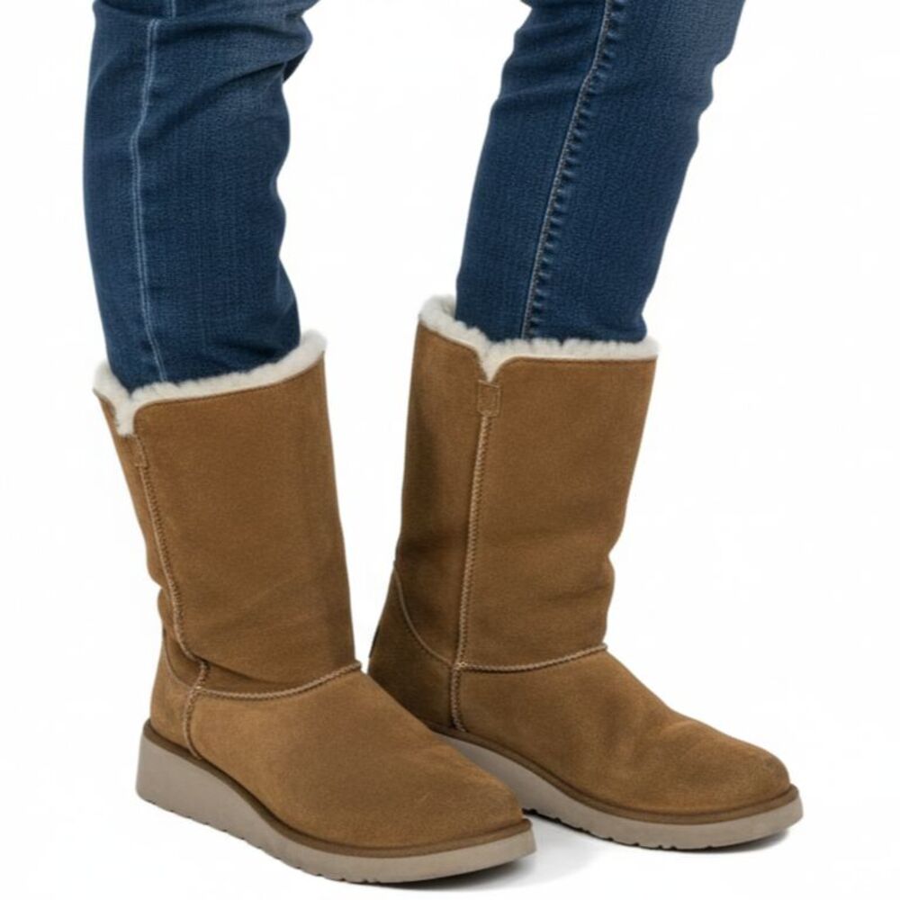 UGG Koolaburra Boot Womens Koola Short Fashion Size 7 Chestnut Brown